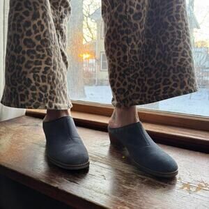 Cole haan blue suede clogs women's size 8.5